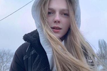 Я её подвёз, она мне отсосала! Совсем она не шлюха, это жизнь такая